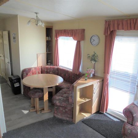 6 Berth Heated On The Chase Apartment สเกคเนส ภายนอก รูปภาพ