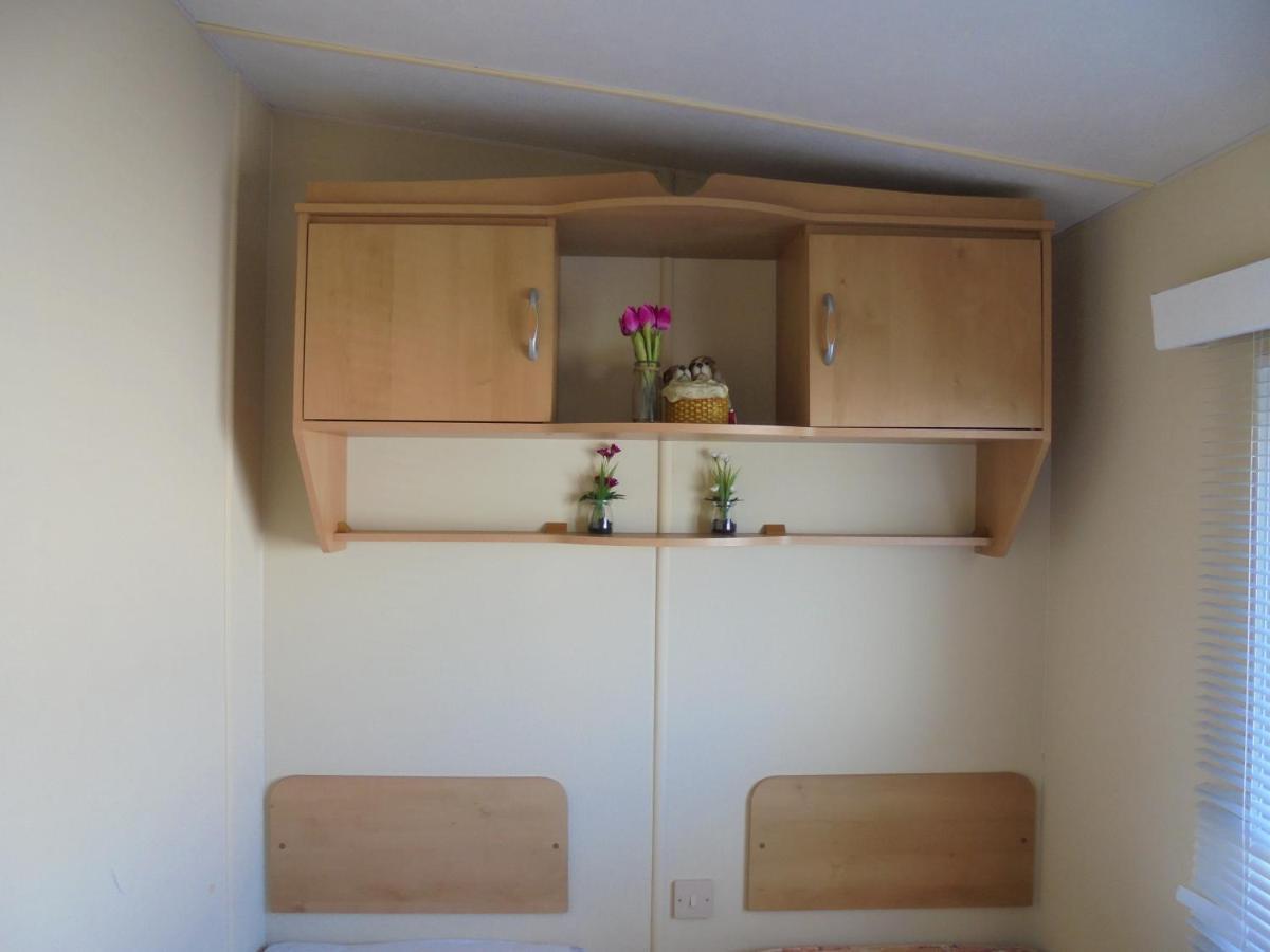 6 Berth Heated On The Chase Apartment สเกคเนส ภายนอก รูปภาพ