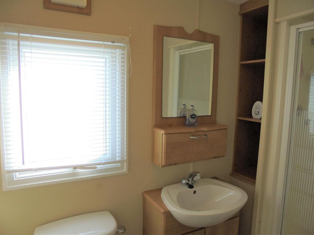 6 Berth Heated On The Chase Apartment สเกคเนส ภายนอก รูปภาพ
