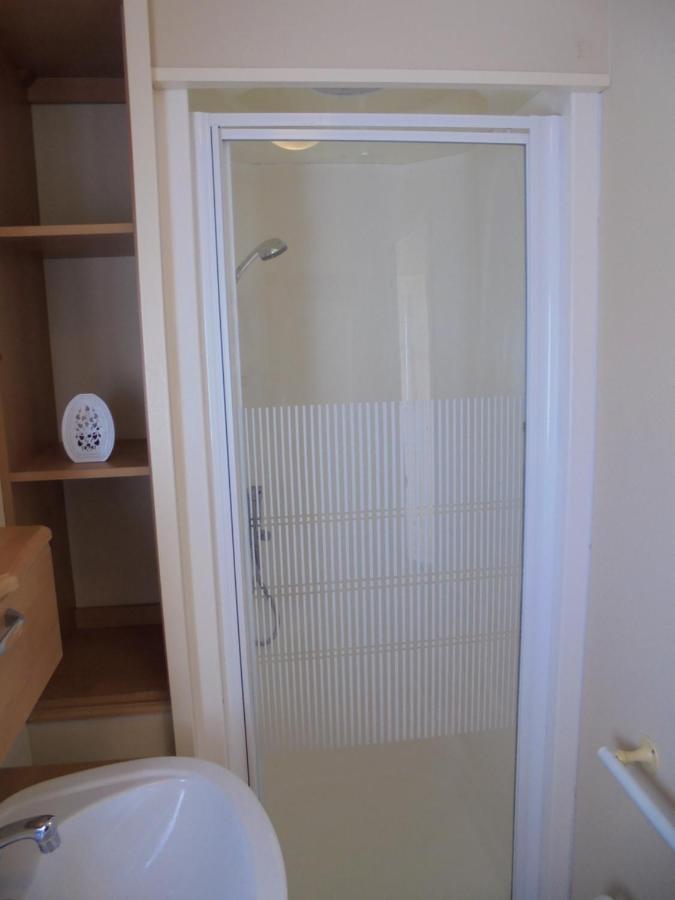 6 Berth Heated On The Chase Apartment สเกคเนส ภายนอก รูปภาพ
