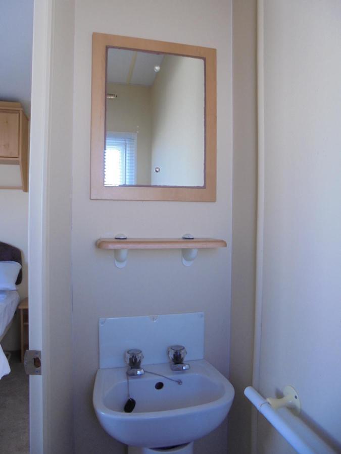 6 Berth Heated On The Chase Apartment สเกคเนส ภายนอก รูปภาพ