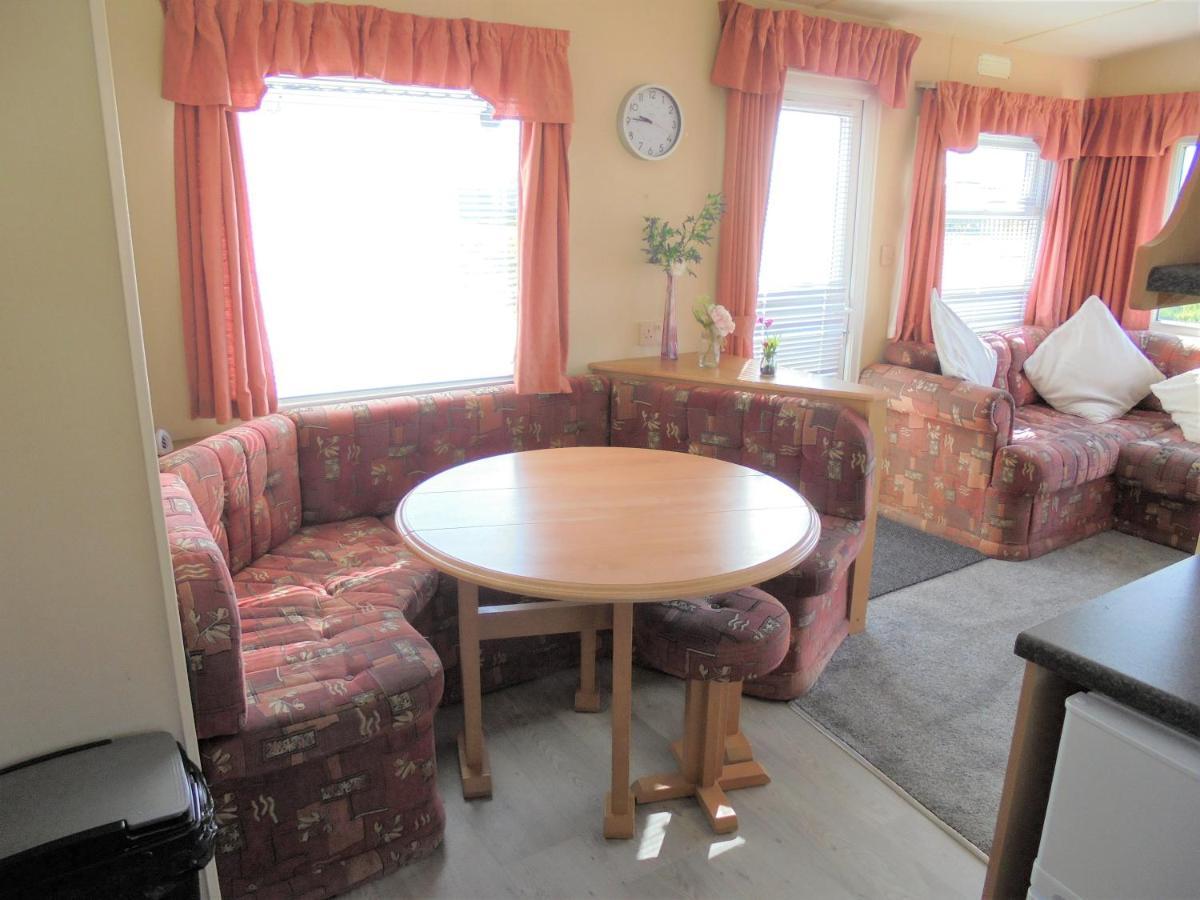 6 Berth Heated On The Chase Apartment สเกคเนส ภายนอก รูปภาพ
