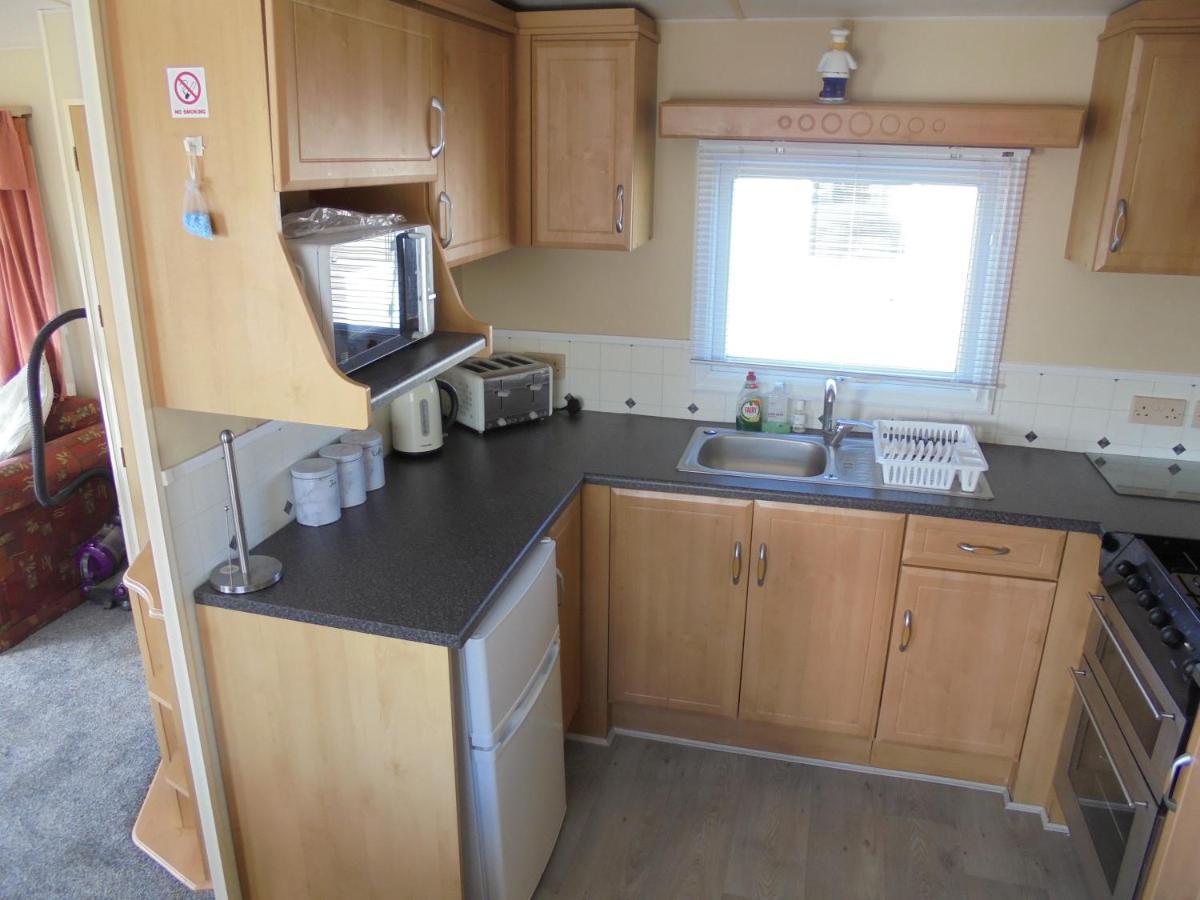 6 Berth Heated On The Chase Apartment สเกคเนส ภายนอก รูปภาพ